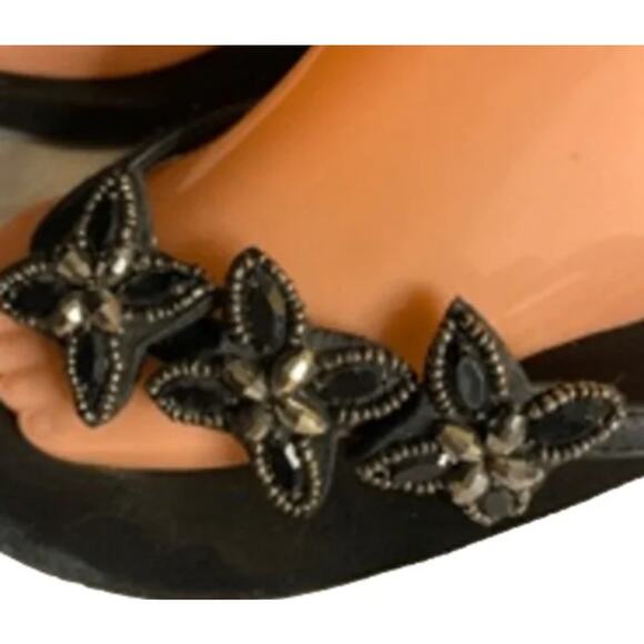 Boho Beach Chic Black Beaded Floral Sandals APT.9 Size 8 - Picture 4 of 7